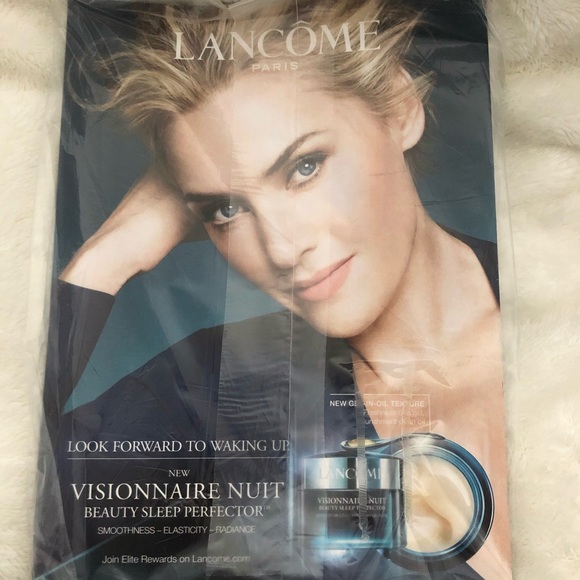 VOGUE Magazine January 2016 - Picture 2 of 3